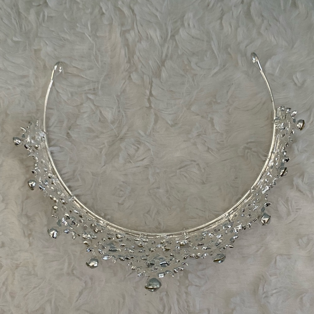 Tiara - Picture 4 of 8